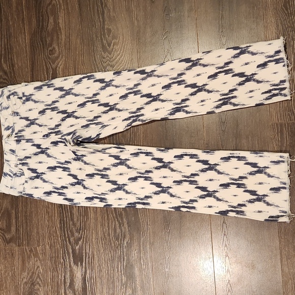 ❤️ FREE PEOPLE HIGH RISE CROP FLARE JEANS - BLUE WHITE INDIGO SKIES IKAT PRINT 6 - Picture 6 of 13